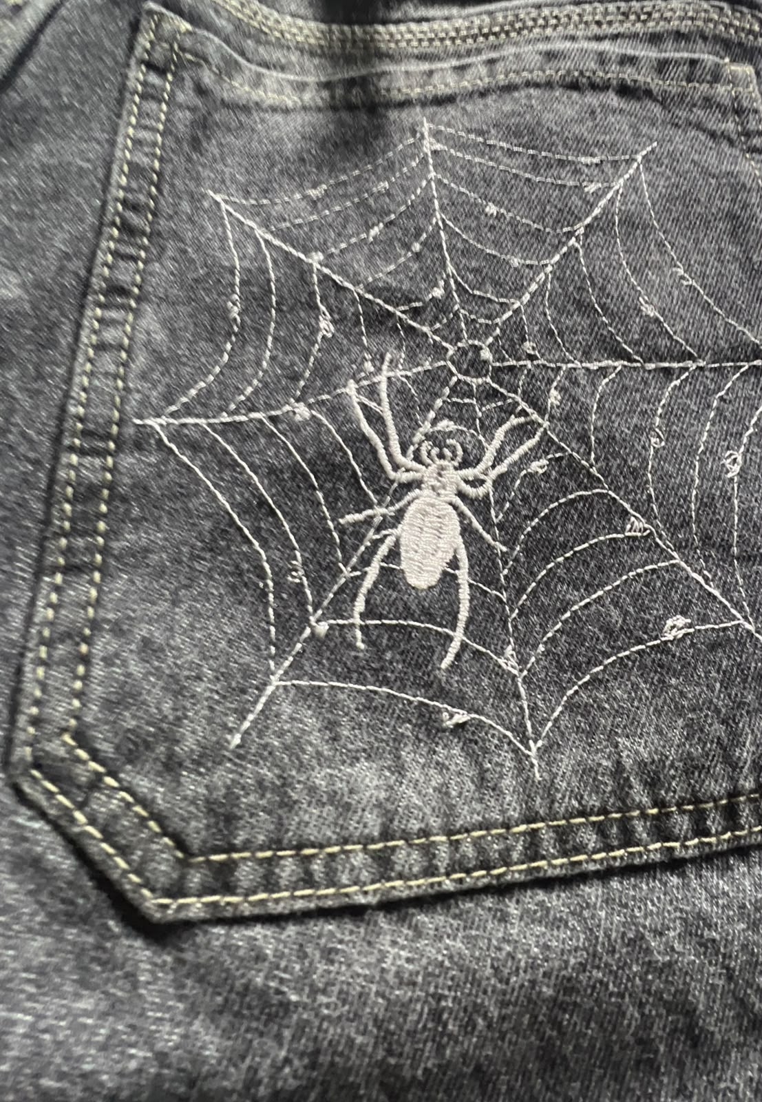Bermuda Jean Araña - Imagen 3