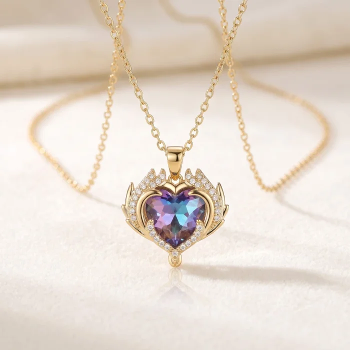 Collar Corazon en Llamas con Circones