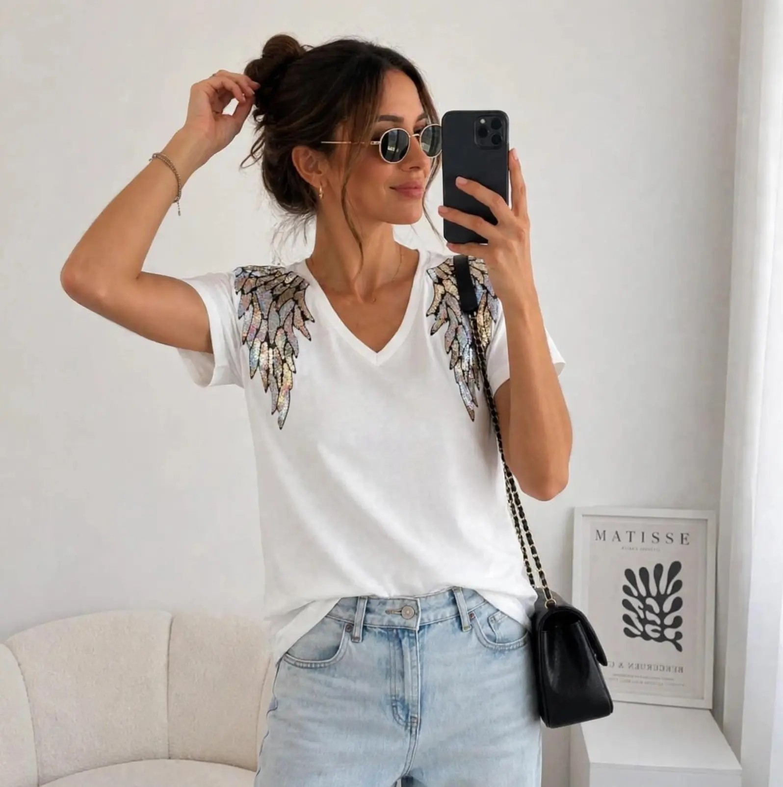 Remeras con Apliques Cuello V - Imagen 2