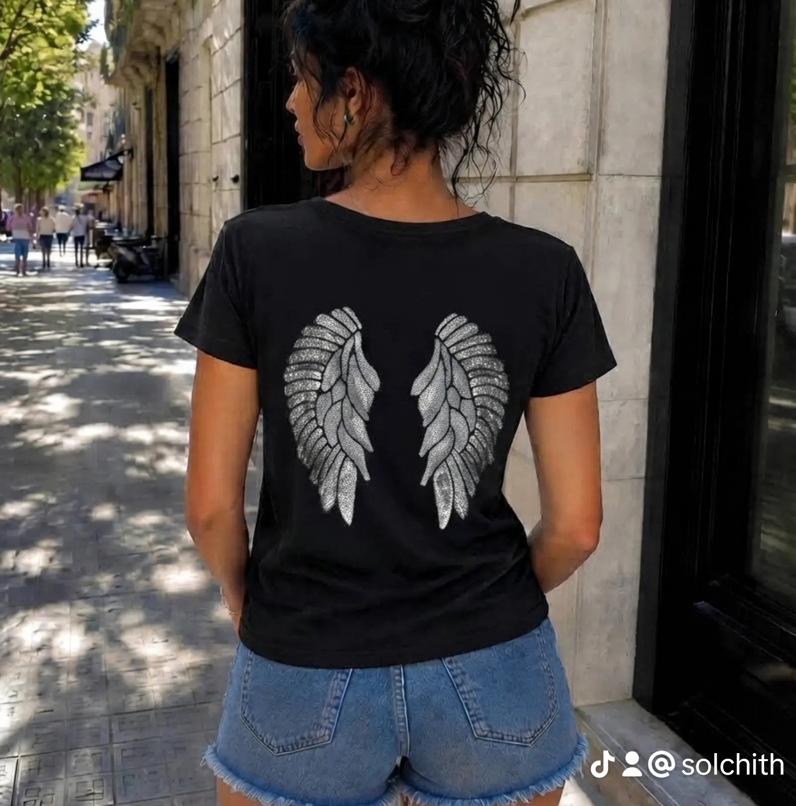 Remeras con Apliques Cuello V - Imagen 3