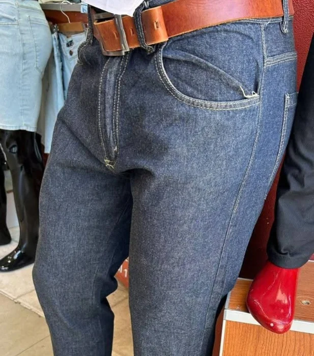 Pantalón Jeans Corte Clasico Rigido