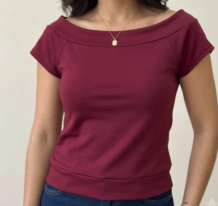 Remera Cuello Bote