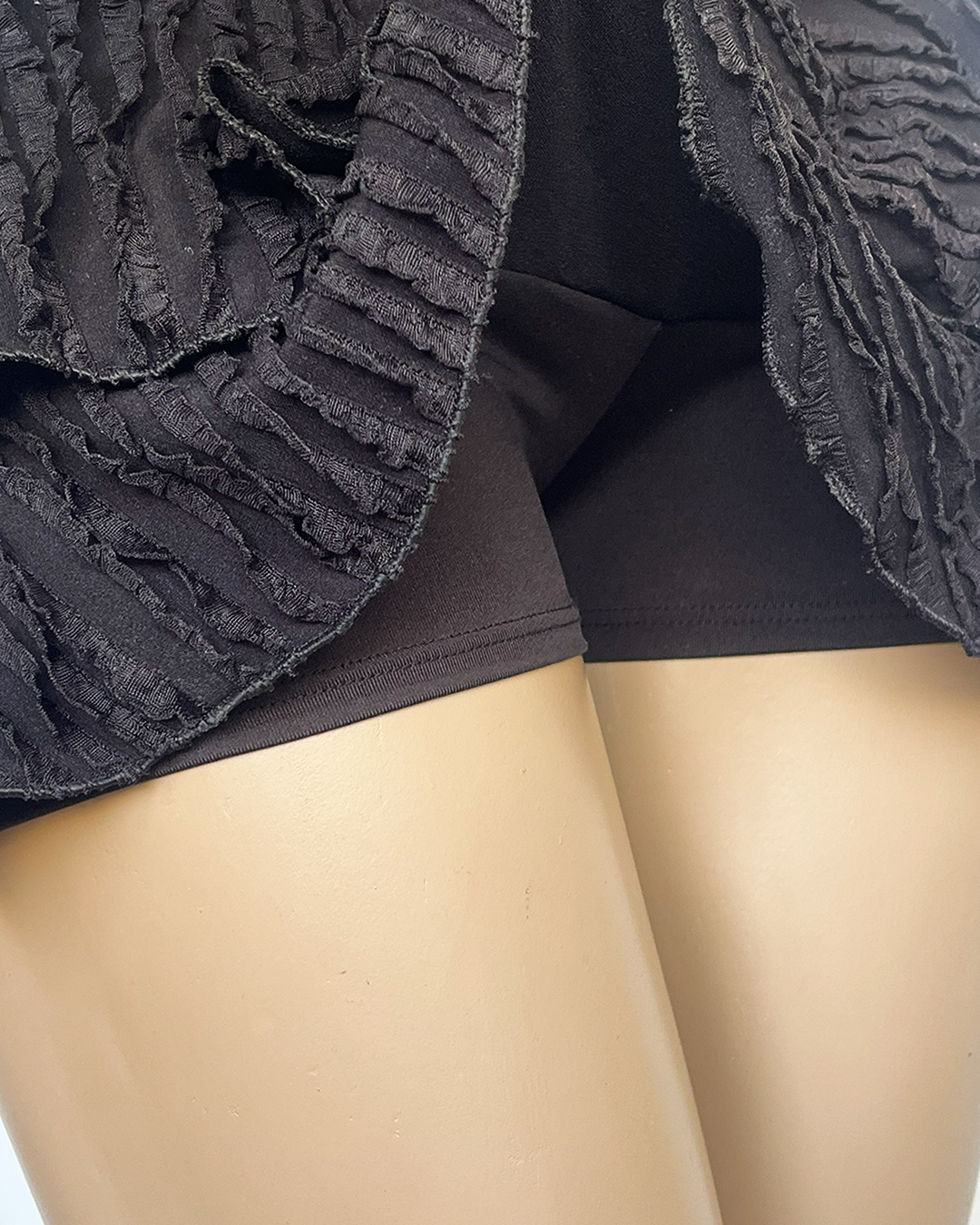 Pollera Pantalon Mini Ruffle Volados - Pollera%20Pantalon_Mini%20Ruffle_Volados_detalles.png