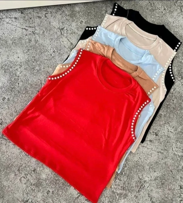 Musculosas con Tachas