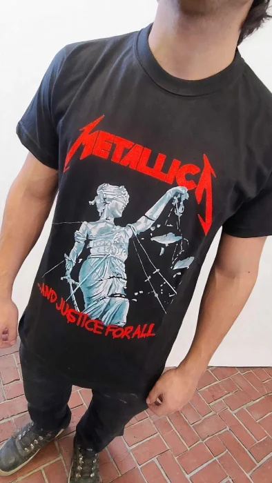 León Rock Remeras