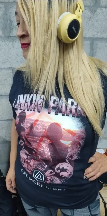 León Rock Remeras