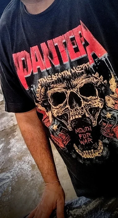 León Rock Remeras