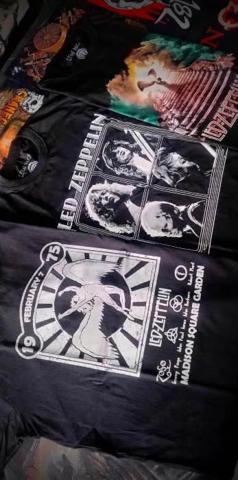León Rock Remeras