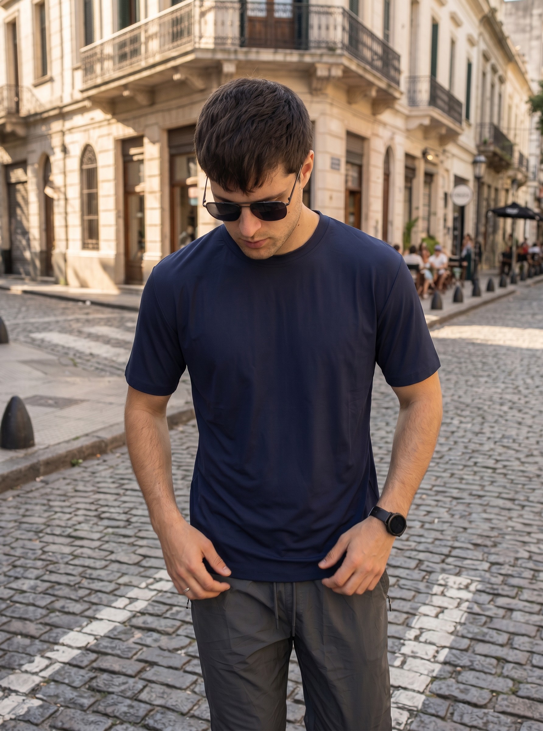Art-2304 Remera Quantium Deportiva - Modelos%20Fashion%20IA-ac236736-0397-4bd2-b3cd-d4dba16ab63e.jpg