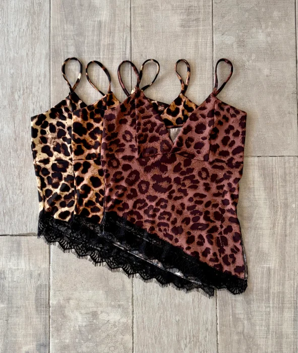 Top Pico Animal Print con Puntilla Microfibra