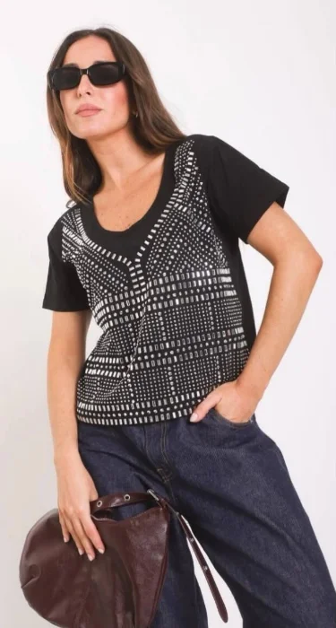 Remera Piedras Importado