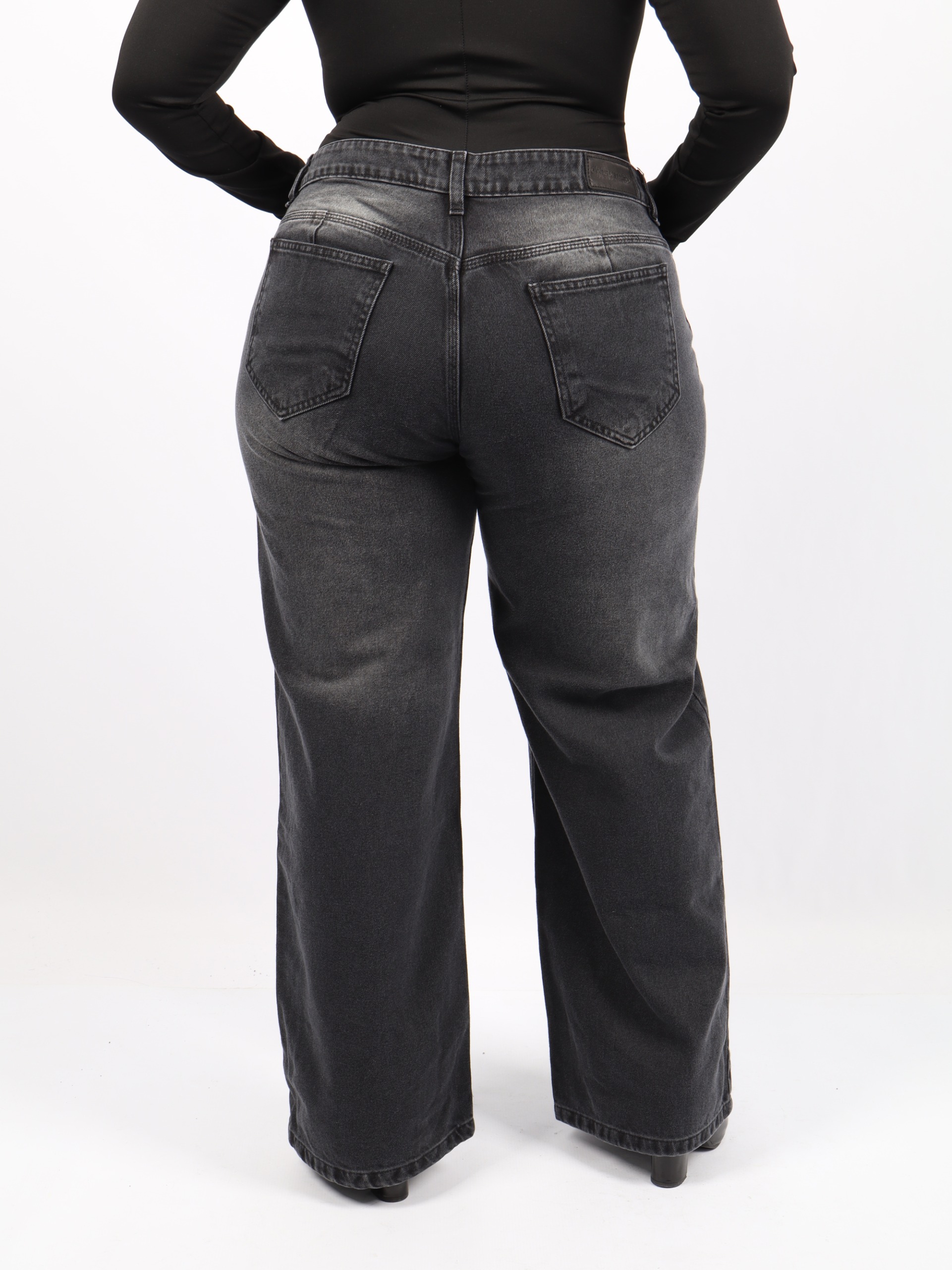 Wide Leg Gris - WhatsApp%20Image%202026-09-22%20at%2012.15.34%20PM%20(1).jpeg