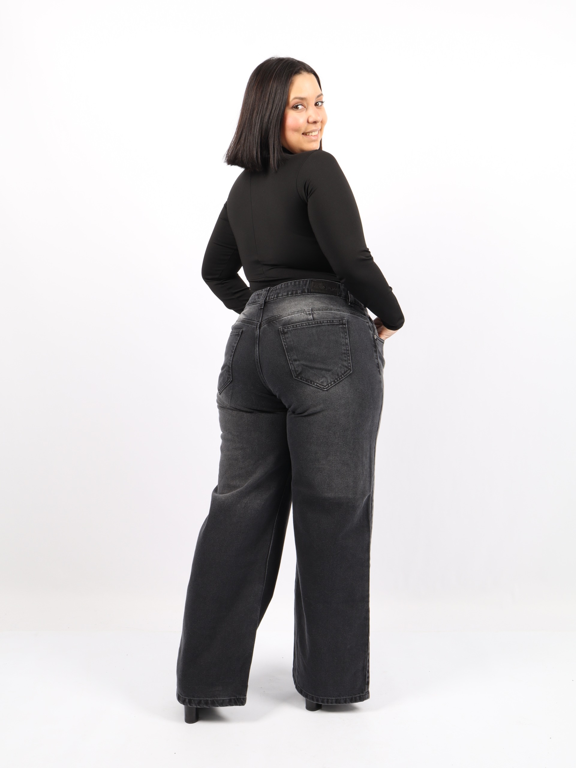 Wide Leg Gris - WhatsApp%20Image%202026-09-22%20at%2012.15.34%20PM%20(2).jpeg