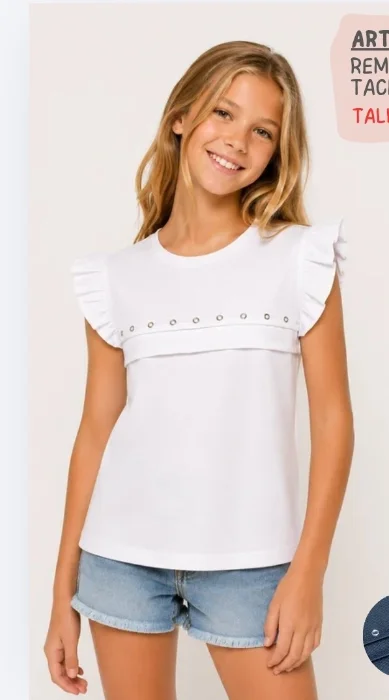Remera con Tachas y Alforzas