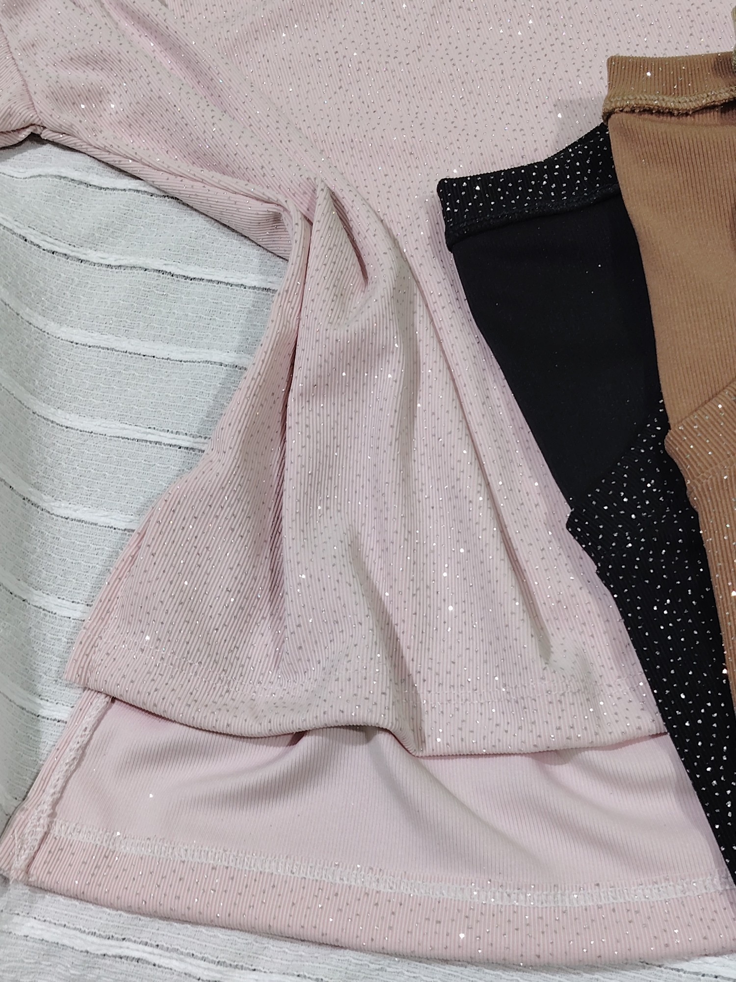 Remera con Tajo Gliters - Imagen 5