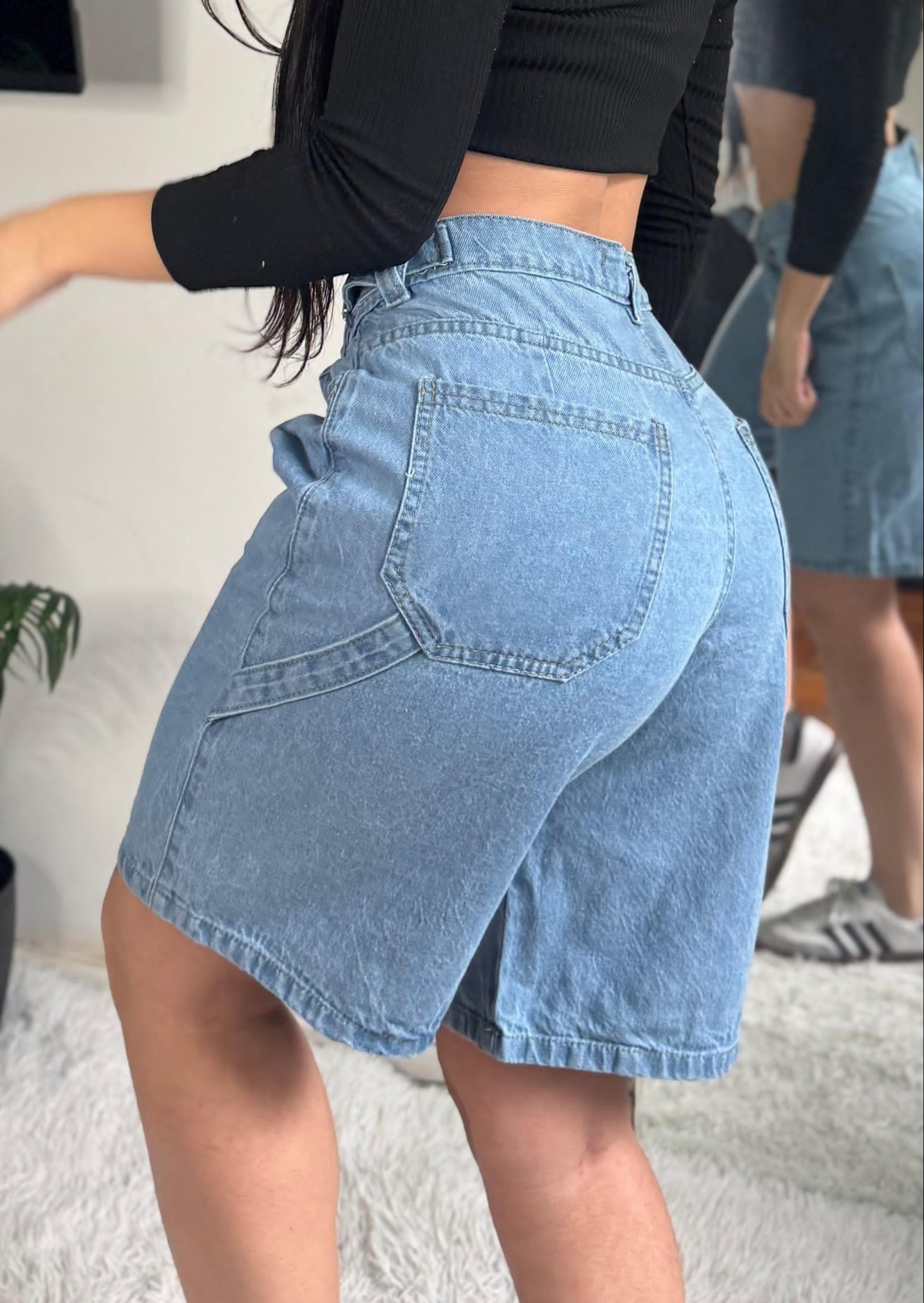 Bermuda Rígido 4 Bolsillos con Reguladores Tiro Intermedio Jeans Celeste - Imagen 1