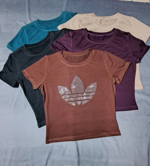 Remera M/c Baby Tee Strass