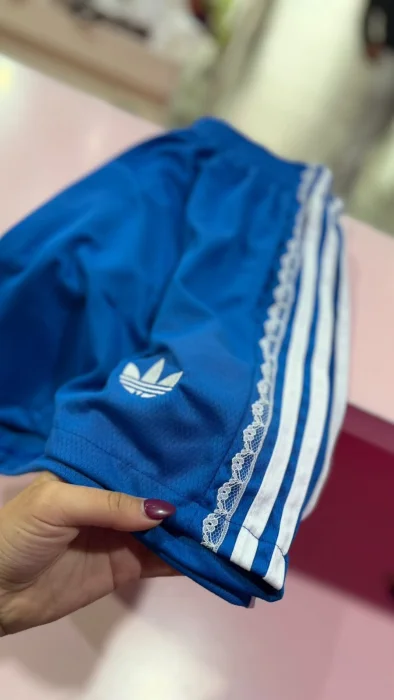 Short Adi Puntilla