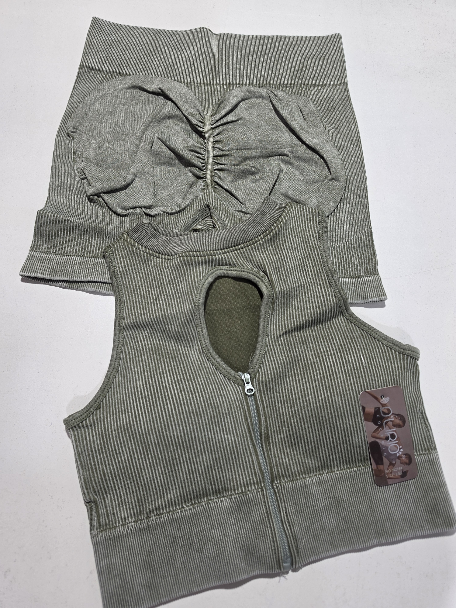 Conjunto con Frunce - Imagen 5