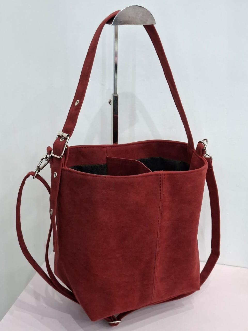 Bolso Matero Gamuza Doble Correa - Imagen 5