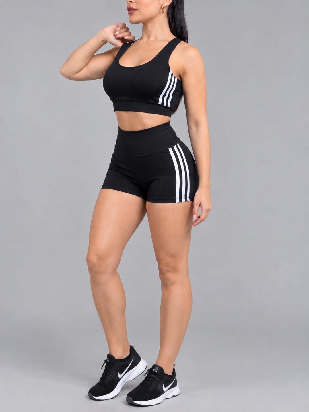 Conjunto de Tpo y Short - Imagen 3