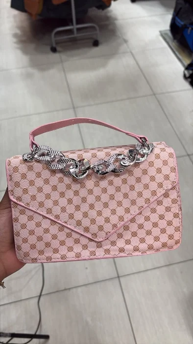 Carteras con Correa Importada