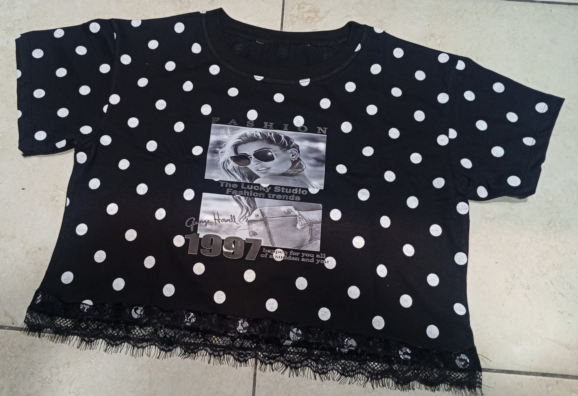 Remera Oversay Corta Estampado con Puntilla - Imagen 2