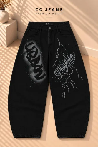 Almafuerte - Baggy Negro con Estampa y Strass