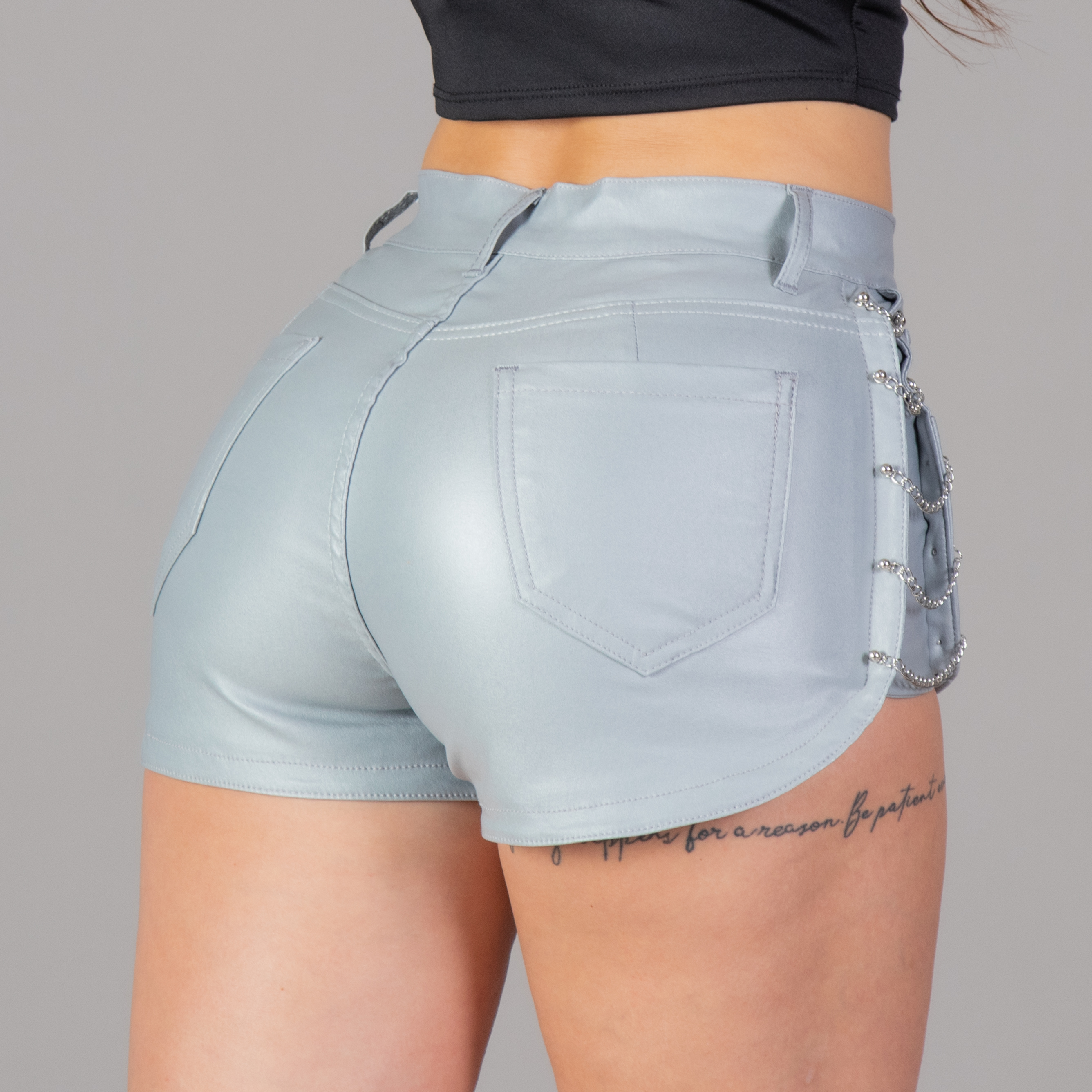 Short Engomado con Cadenas Estilo Sport Perla - 6%20(14).jpg
