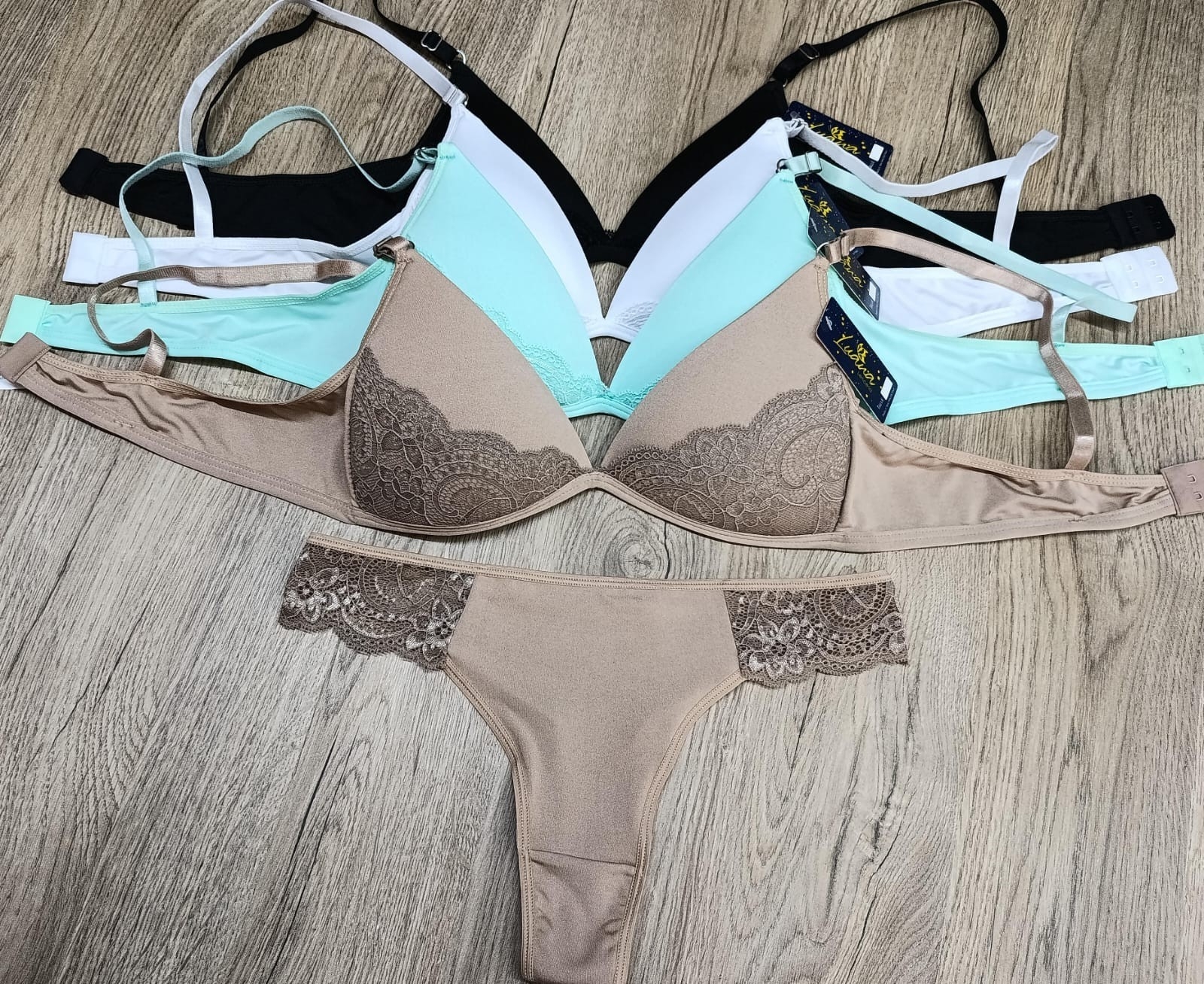 Conjunto Triangulo (laycra) - Imagen 2