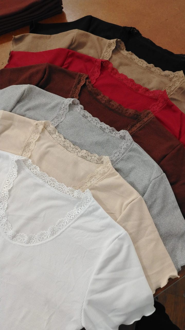 Remera con Puntilla - Imagen 2