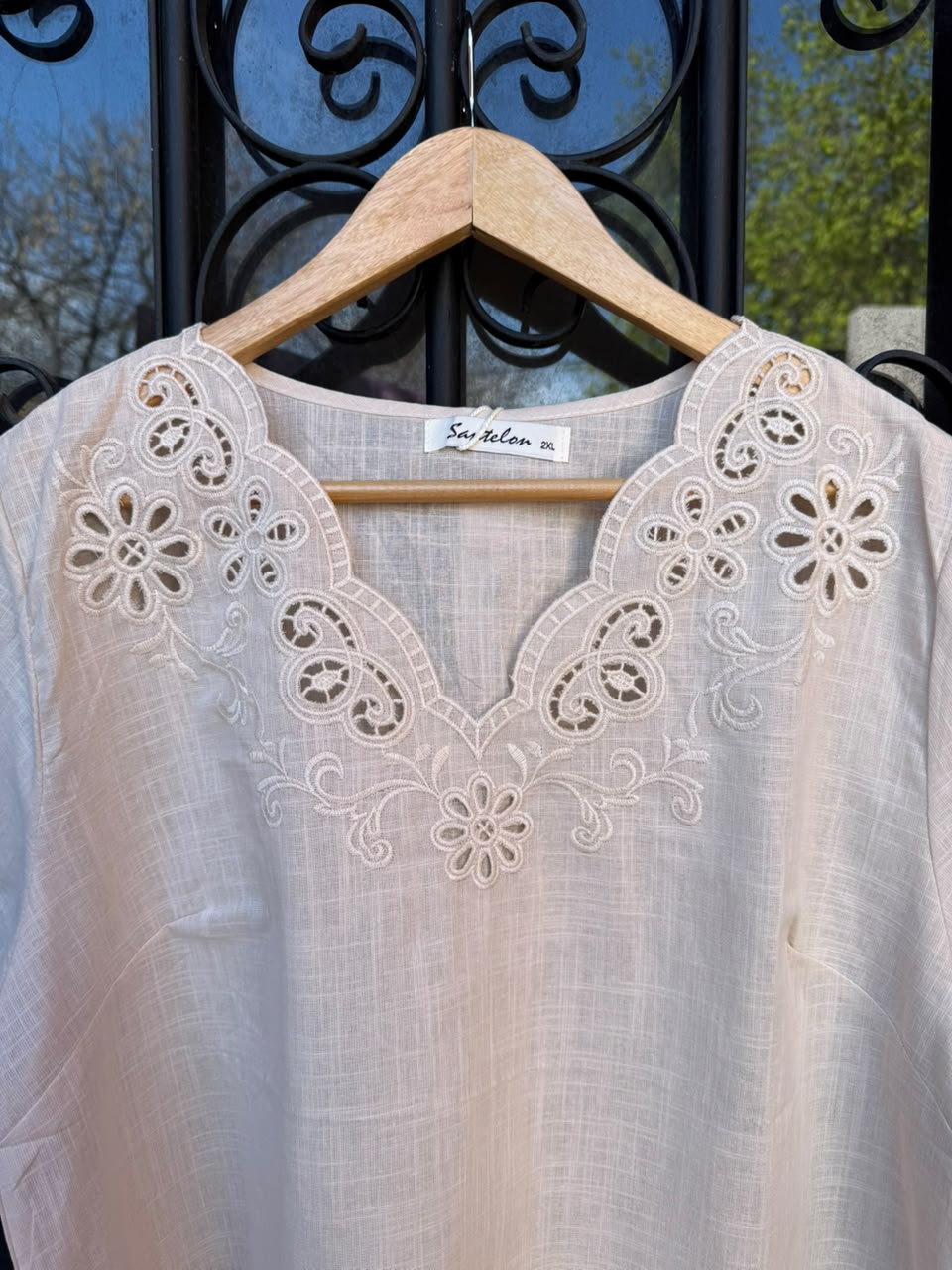 Blusa Cuello Calado - IMG_8639.jpeg