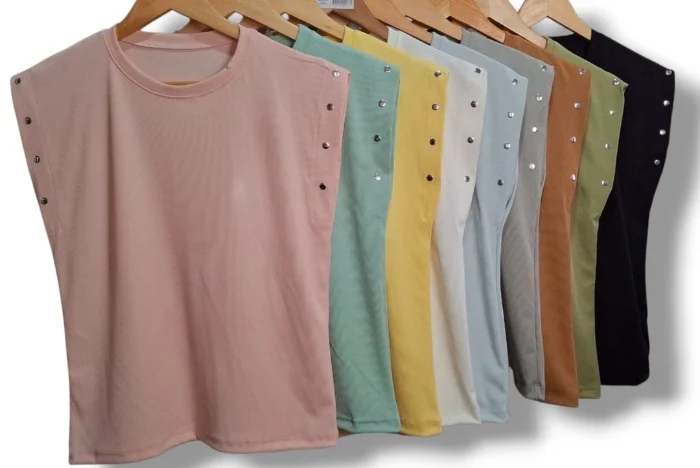 Musculosa con Tachas