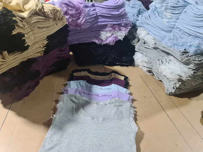 Musculosa con Puntillas