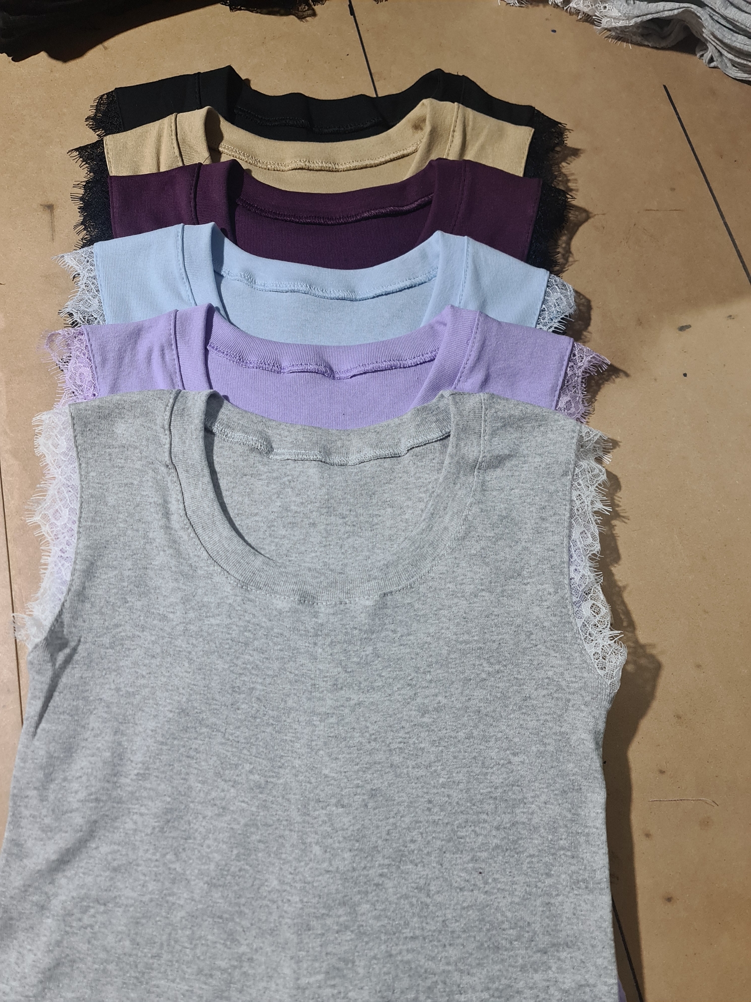 Musculosa con Puntillas - Imagen 2