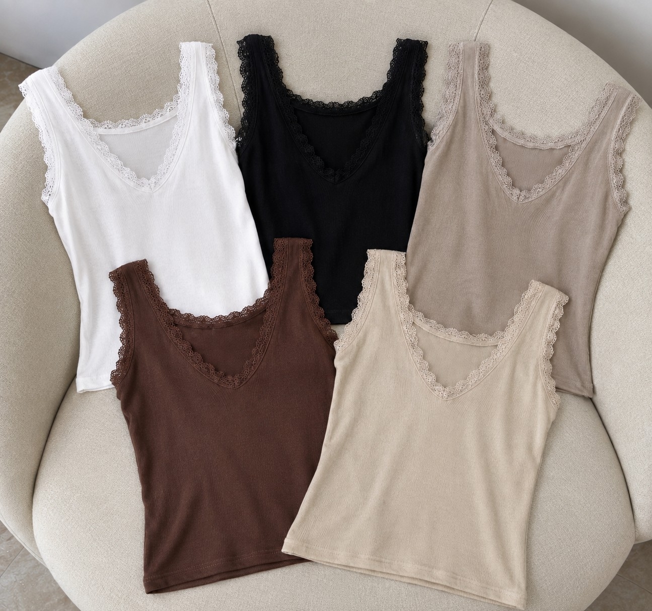 Camiseta con Cuello V con Puntilla - Imagen 7