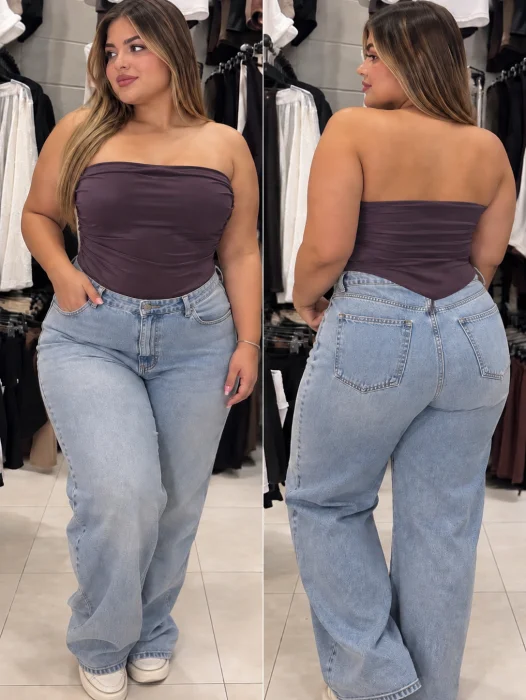 Body Cuello Cuadrado en Especial