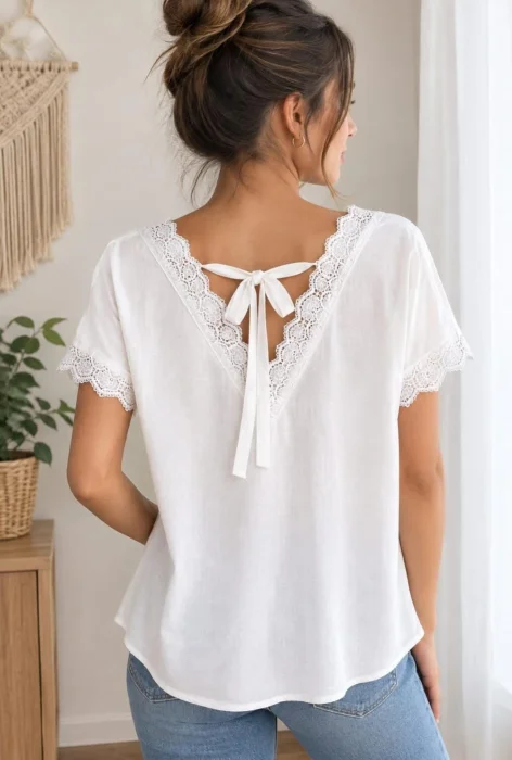 Blusa con Puntilla en Espalda
