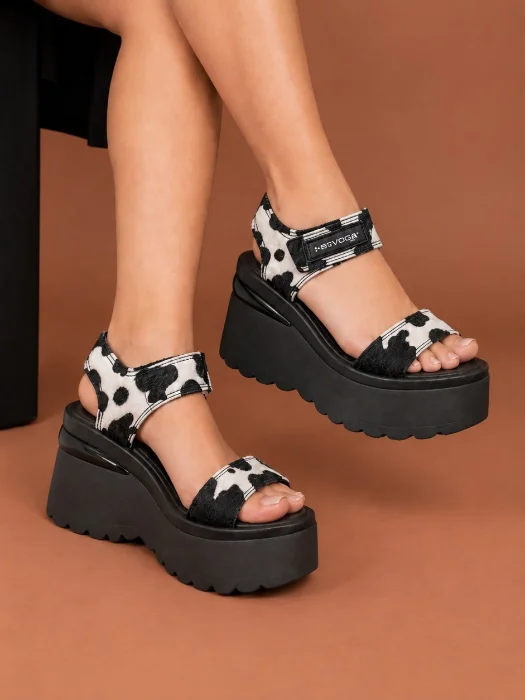 Sandalia Savage Plataforma Taco Chino Pelo Vaca Kiev-900