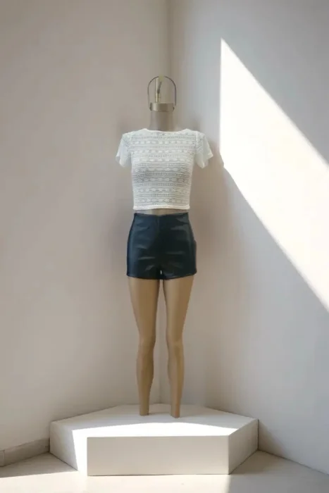 Short Sara
