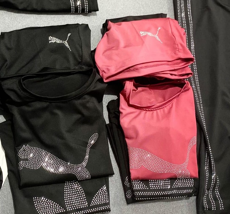 Conjunto Jaguar de Licra Stella con Stras Short + Remera Overside - Imagen 3