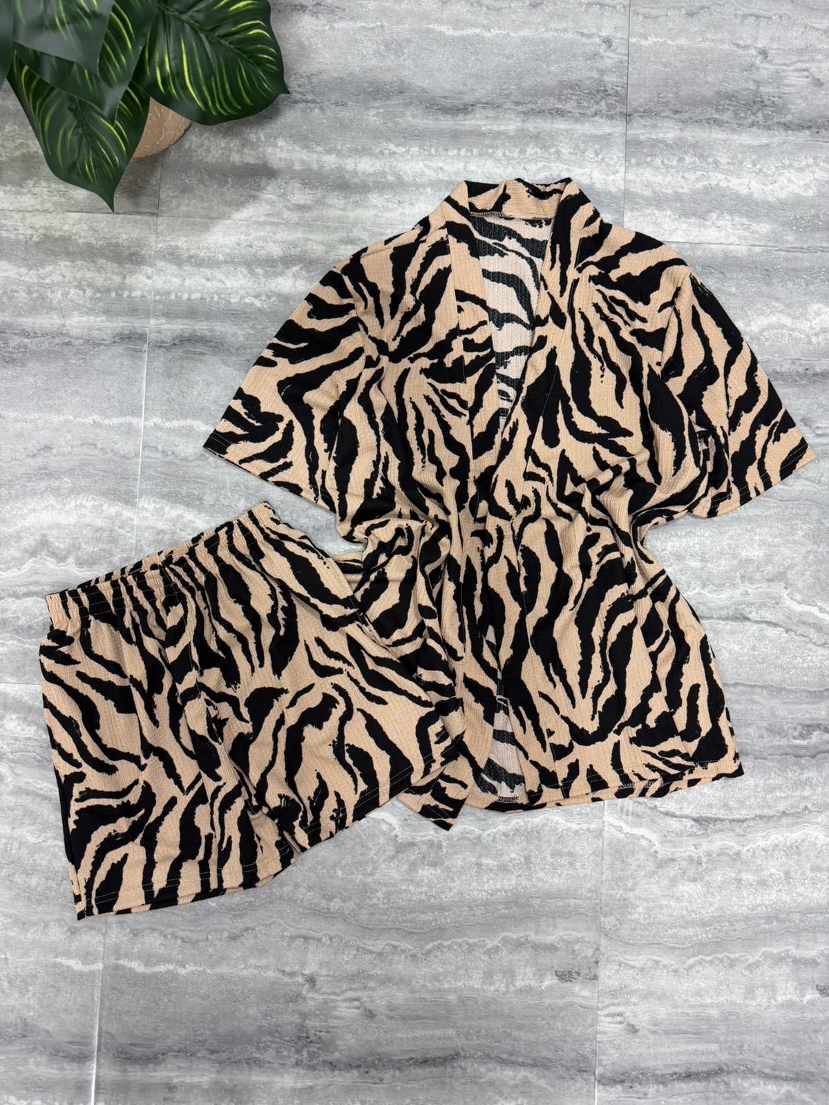 Conjunto Kimono de Hawái - 0fbd7ec4-6971-491f-bf7d-bea27ace4dbd.jpeg