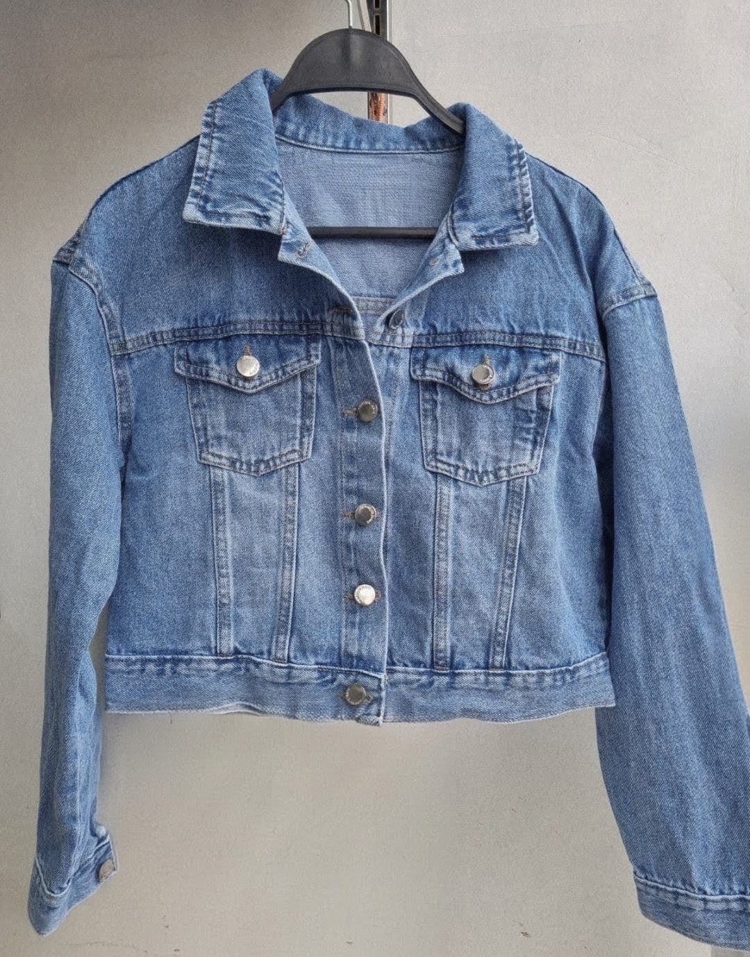 Campera de Jeans - 04fe0b78-098e-4b1d-93f2-03fa95a22dae.jpeg