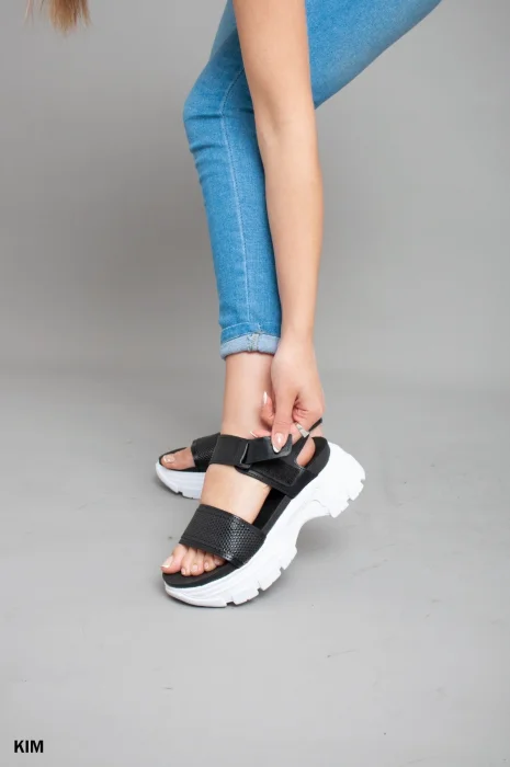 Artículo 550 Sandalia Zapatilla