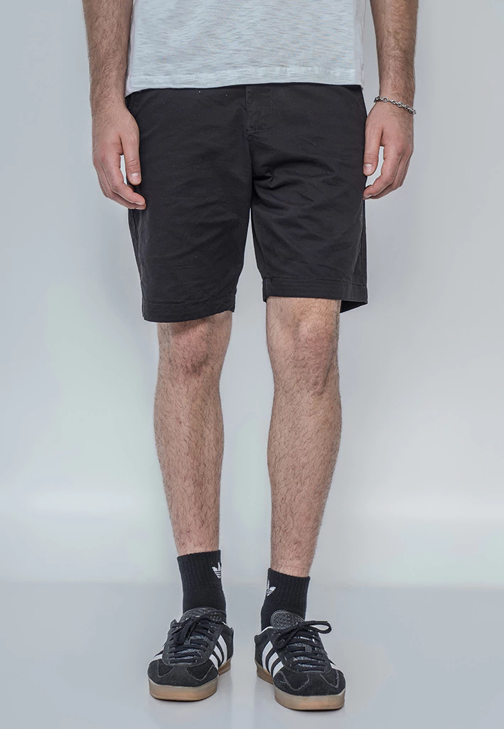 Bermuda Travis - TRAVIS%203.png