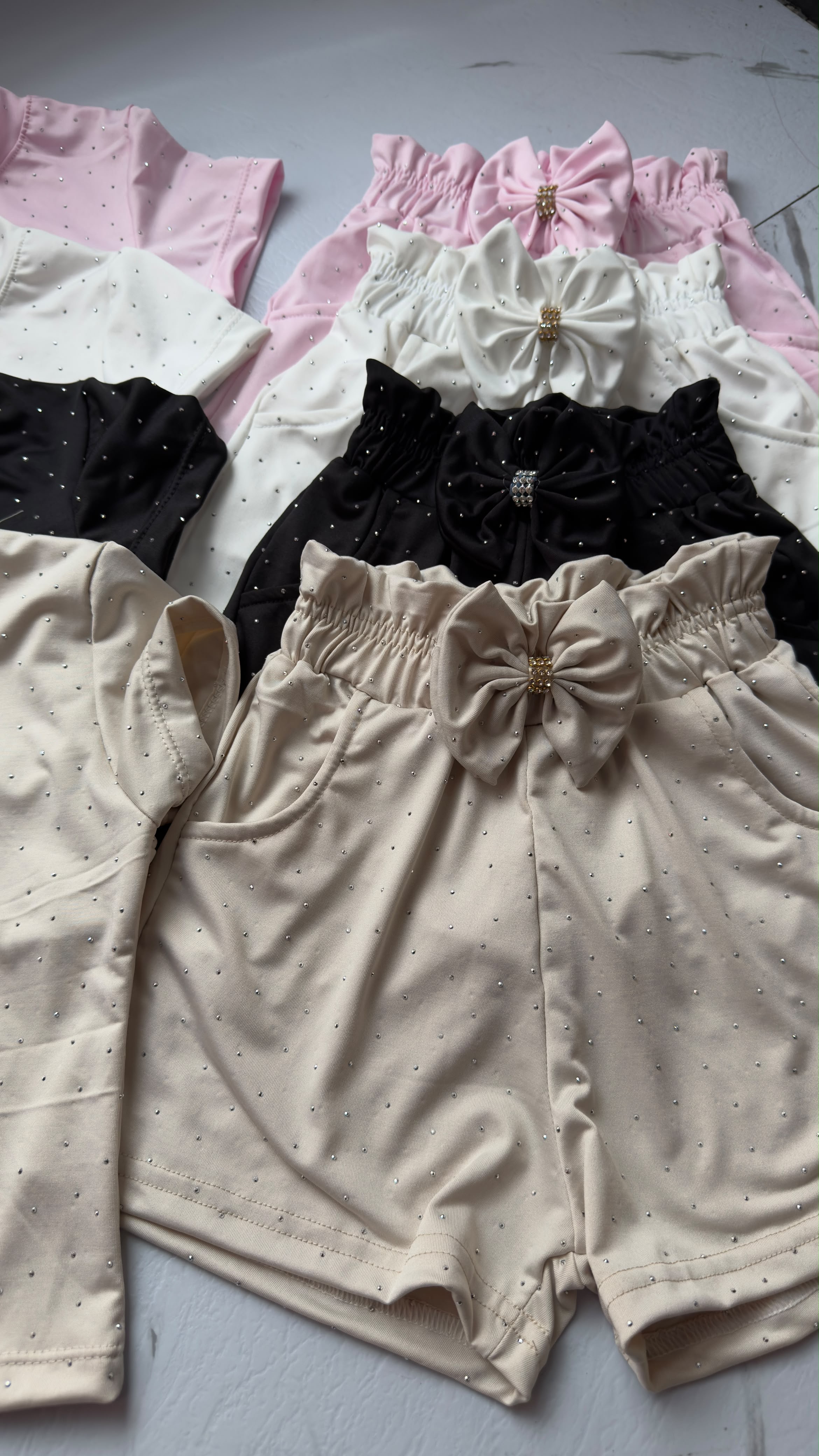 Conjunto Nena Strass - 866cb2fe-453a-4f4a-beb9-3259d436a780.jpeg