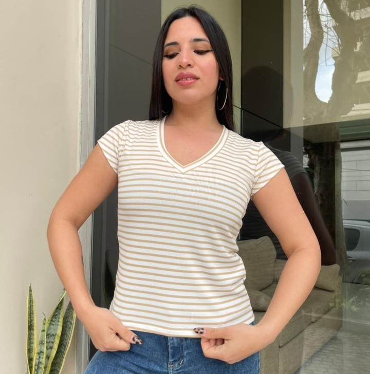Remera Rayada Cuello V - Imagen 3