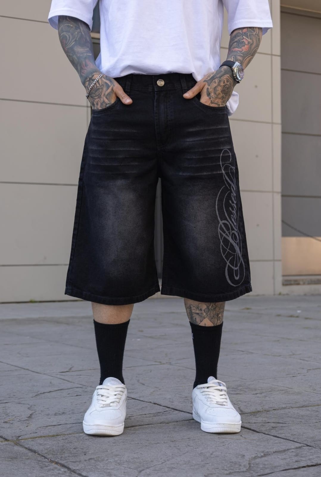 Bermuda Baggy Estampado con Láser con Letra  Gris Localizado - Imagen 3