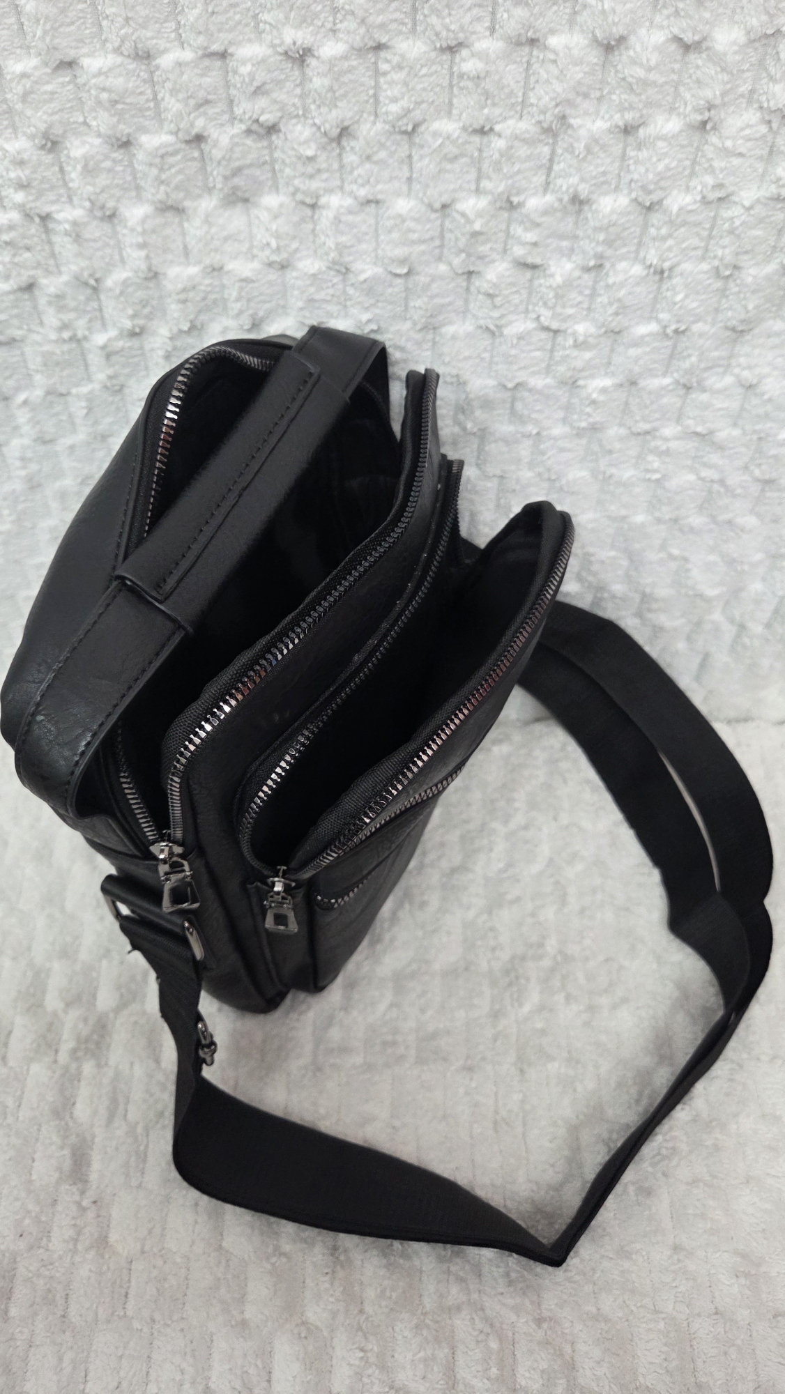 Morral Cruzado de Hombre en Cuero Pu con Tira Regulable - Imagen 7
