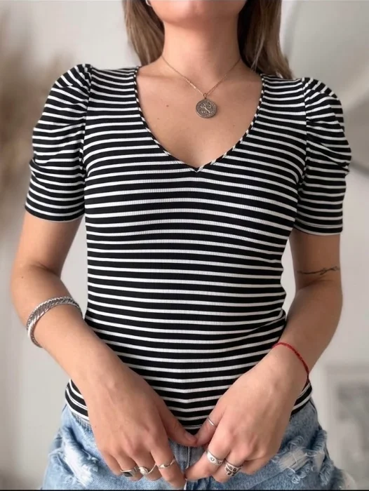 Remera Princesa Cuello V